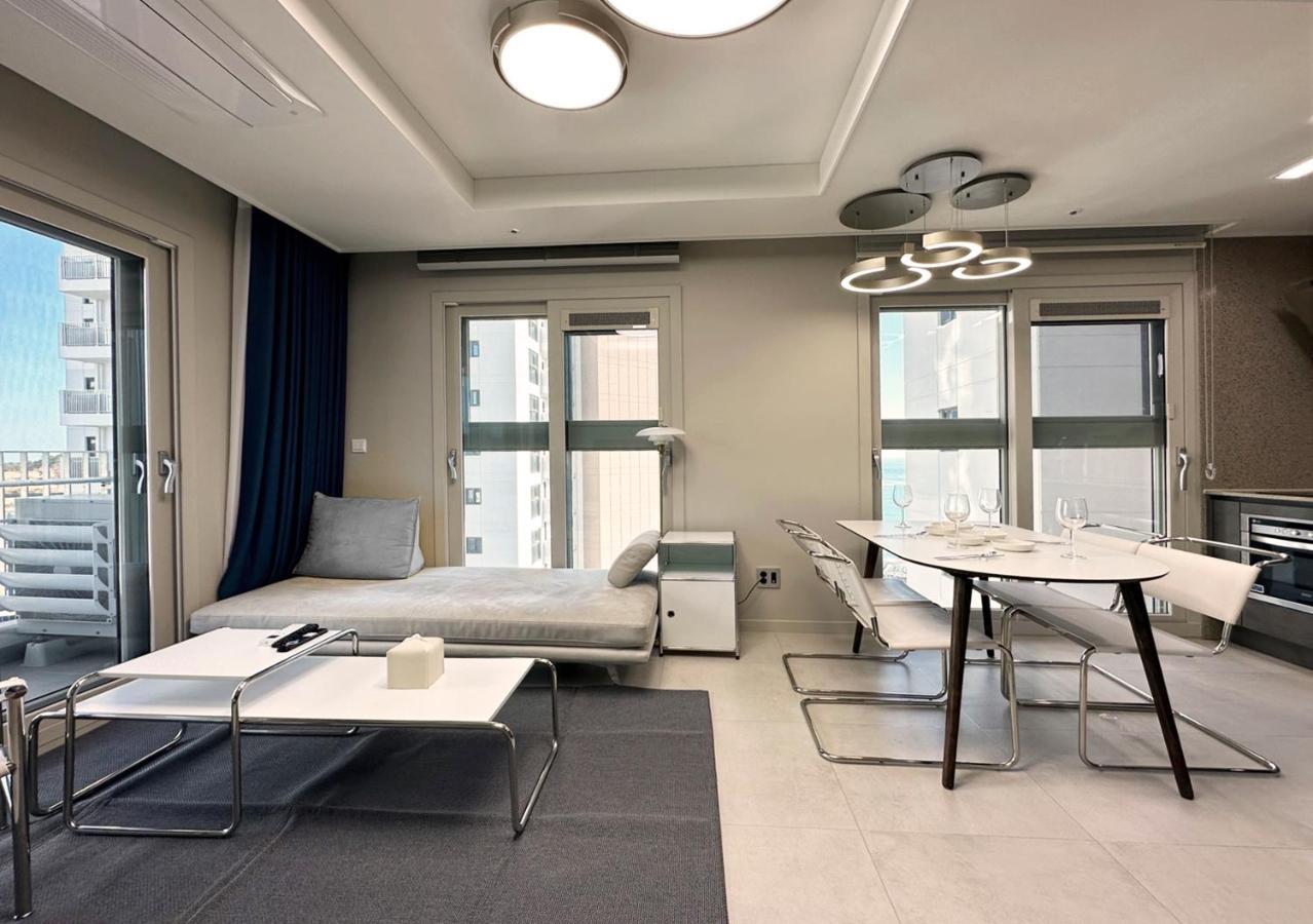 Y Collection By Uh Flat Osiria Aparthotel Busan Exterior photo