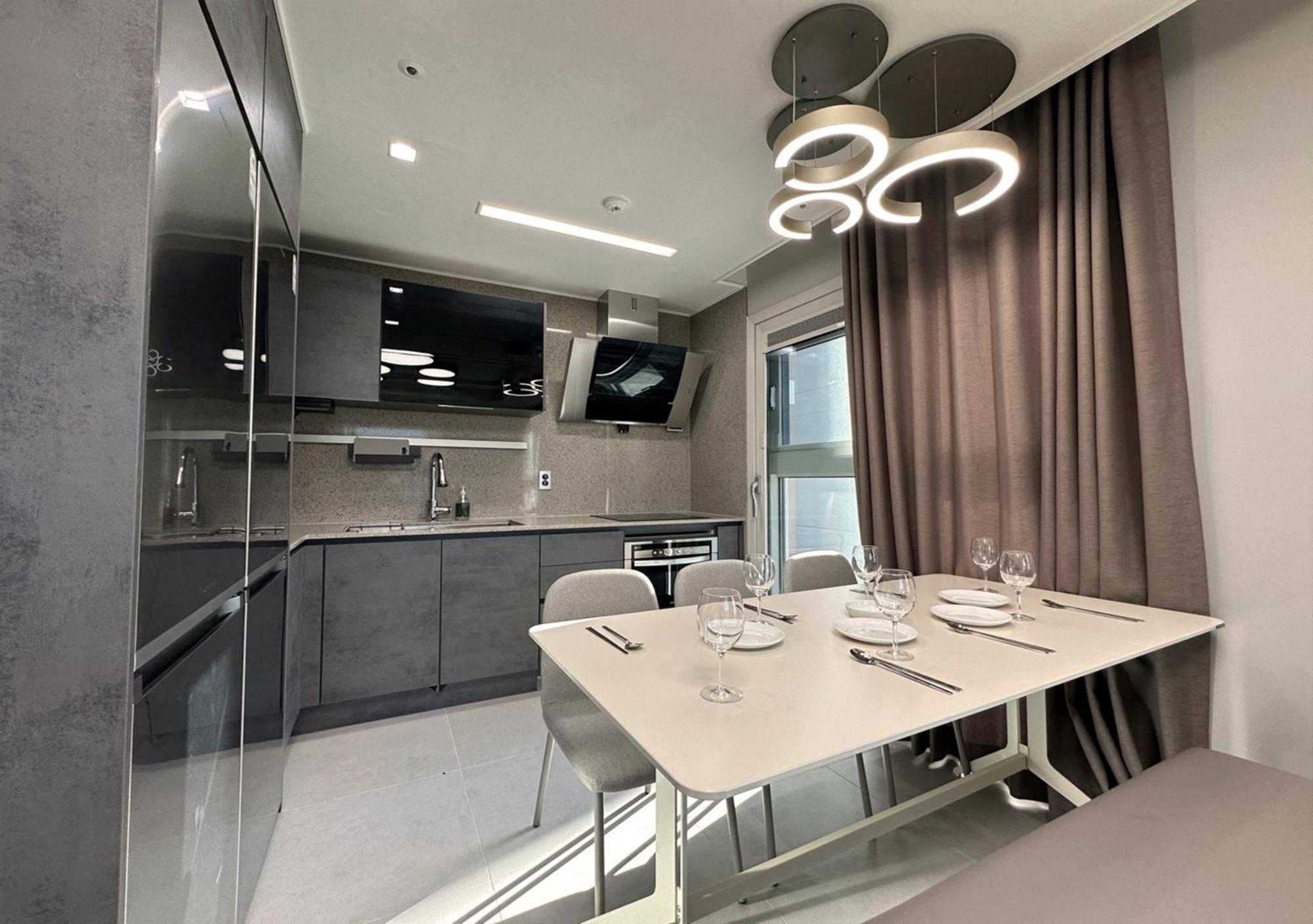 Y Collection By Uh Flat Osiria Aparthotel Busan Exterior photo